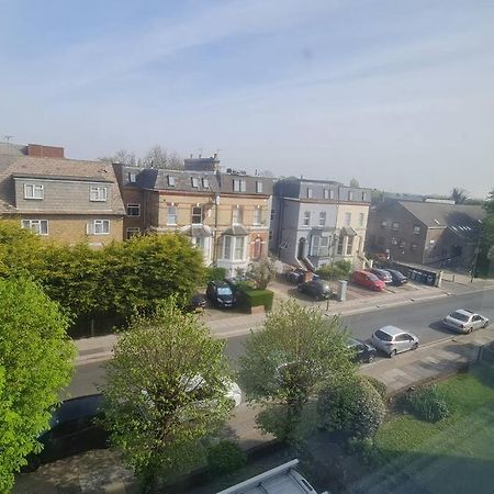 Bright & Lovely & Apartment Whetstone المظهر الخارجي الصورة