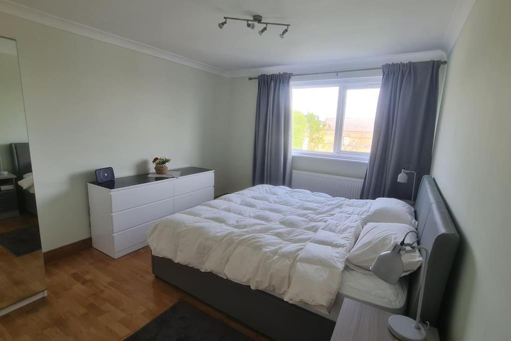 Bright & Lovely & Apartment Whetstone المظهر الخارجي الصورة