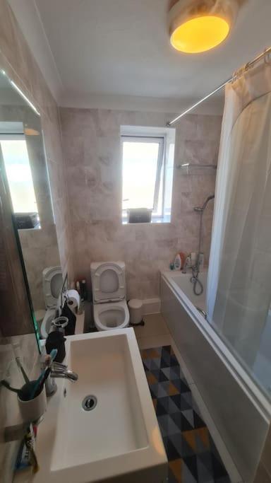Bright & Lovely & Apartment Whetstone المظهر الخارجي الصورة