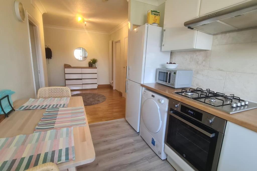 Bright & Lovely & Apartment Whetstone المظهر الخارجي الصورة